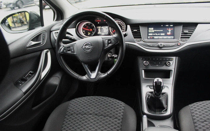Opel Astra cena 55900 przebieg: 72038, rok produkcji 2018 z Wrocław małe 436